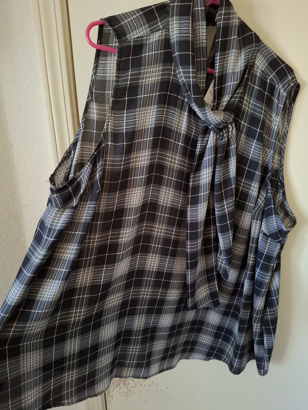 Torrid Sleeveless Black & White Plaid Tie-Neck Women's Top